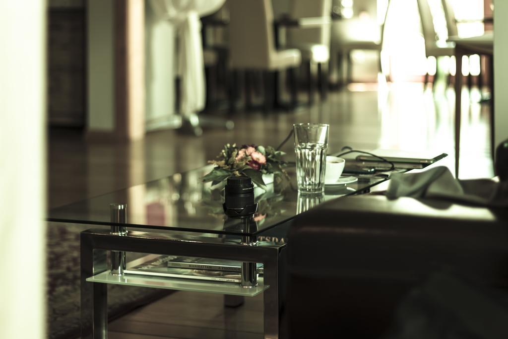 Hotel Ambassador-Berlin Gruenau Buitenkant foto