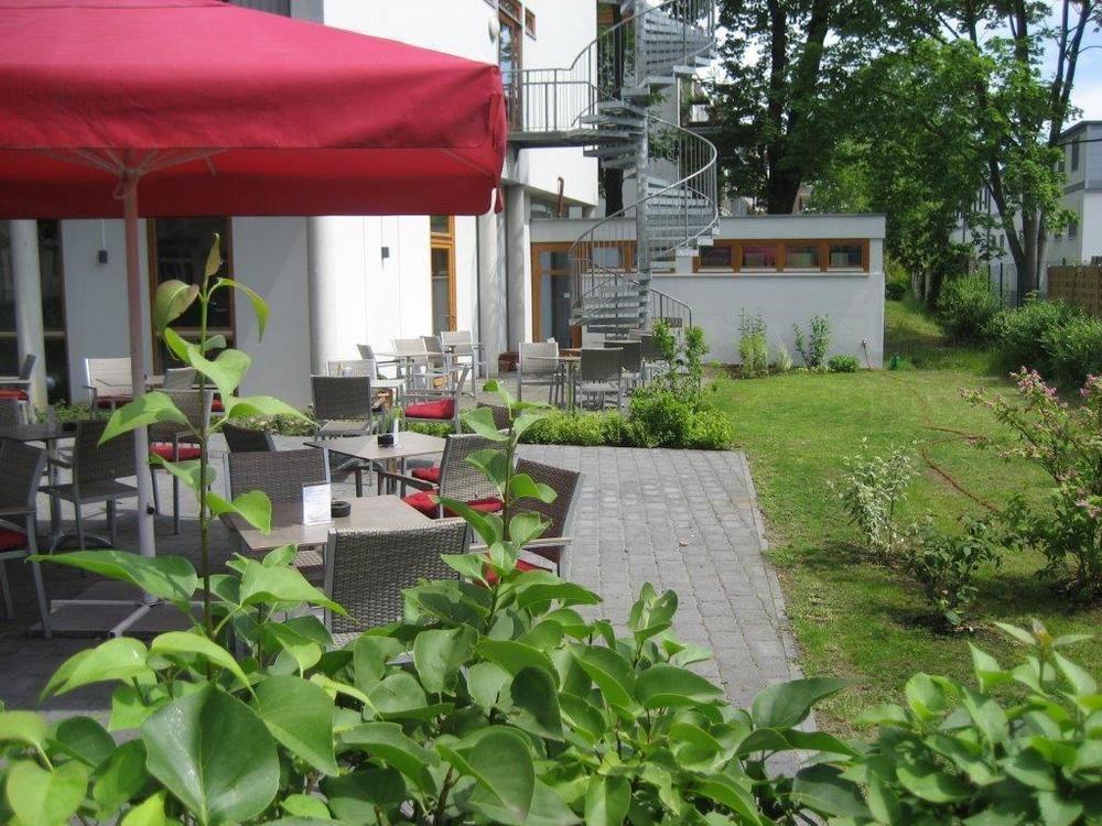 Hotel Ambassador-Berlin Gruenau Buitenkant foto