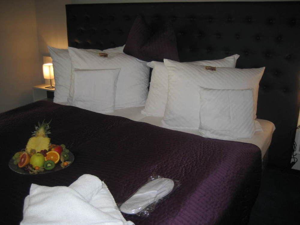 Hotel Ambassador-Berlin Gruenau Buitenkant foto
